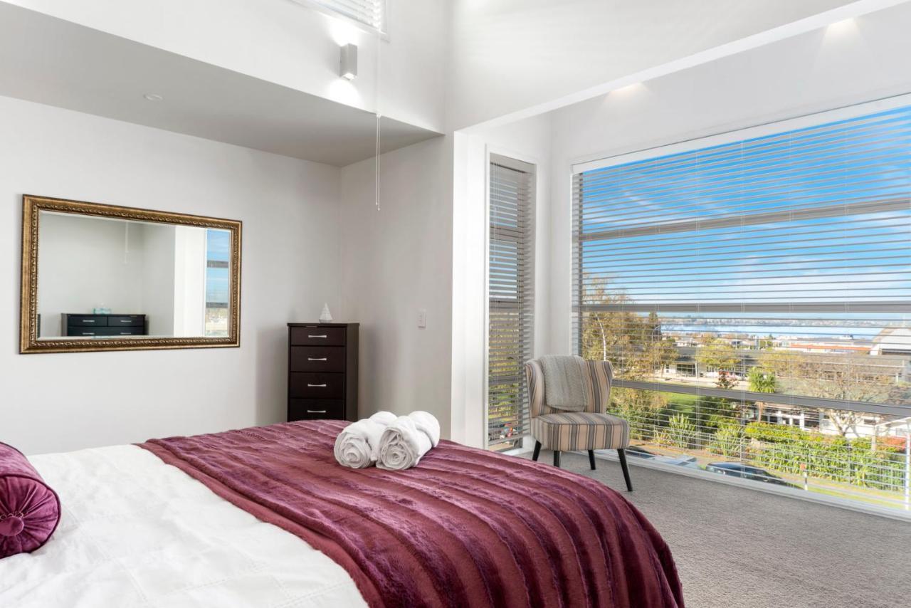 Lakeview Luxury - Taupo Holiday Apartment Exteriör bild