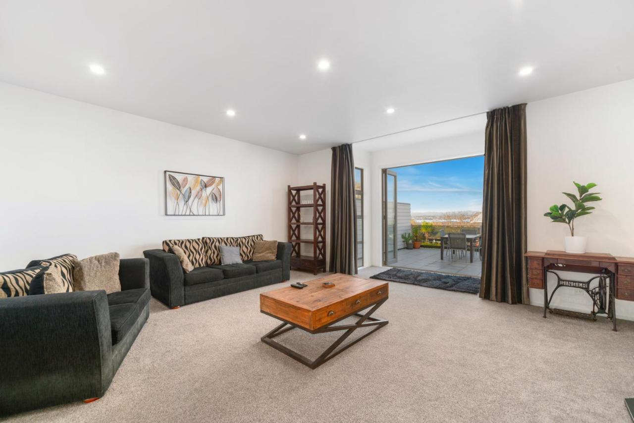Lakeview Luxury - Taupo Holiday Apartment Exteriör bild